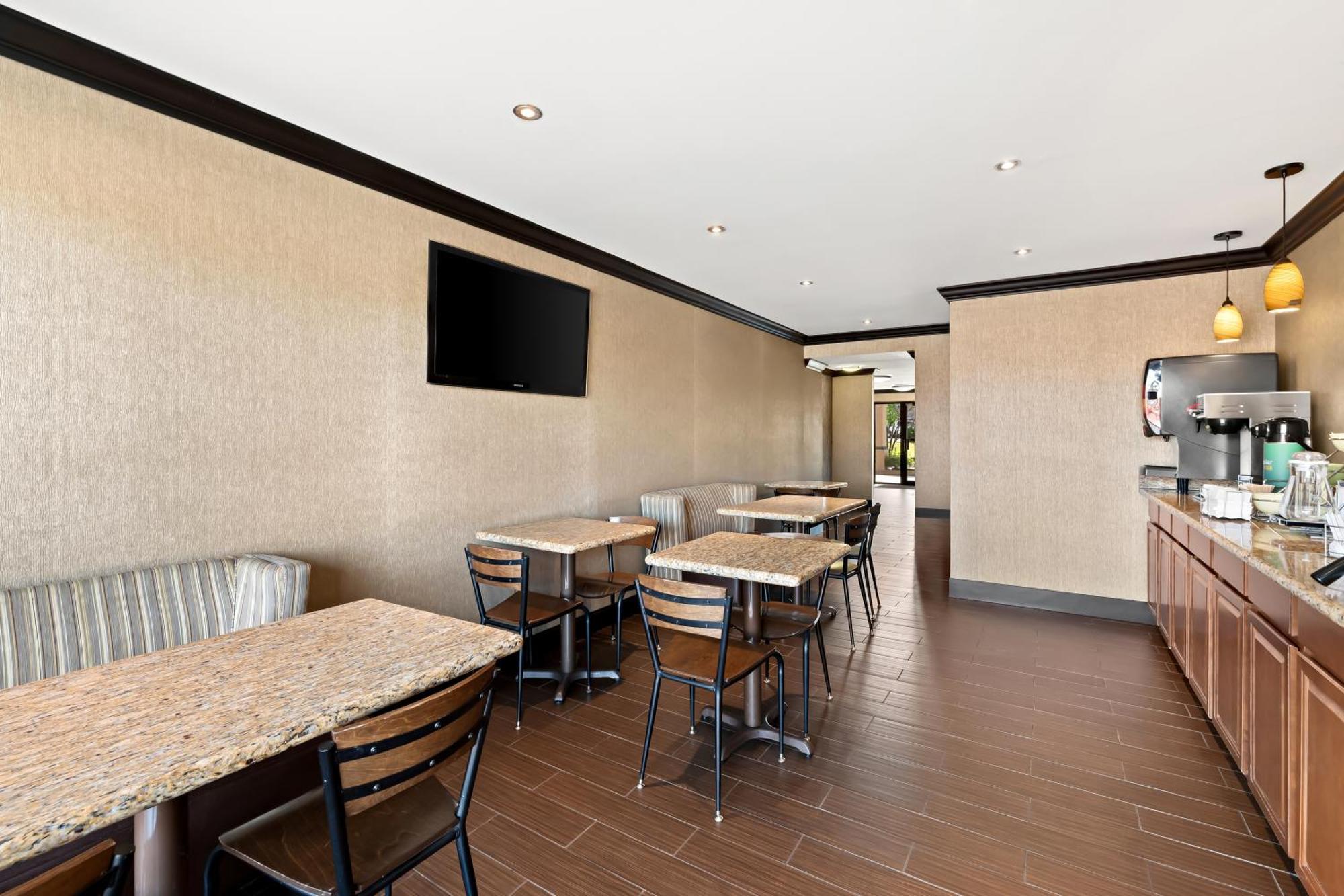 Quality Inn & Suites Dumas Exteriér fotografie