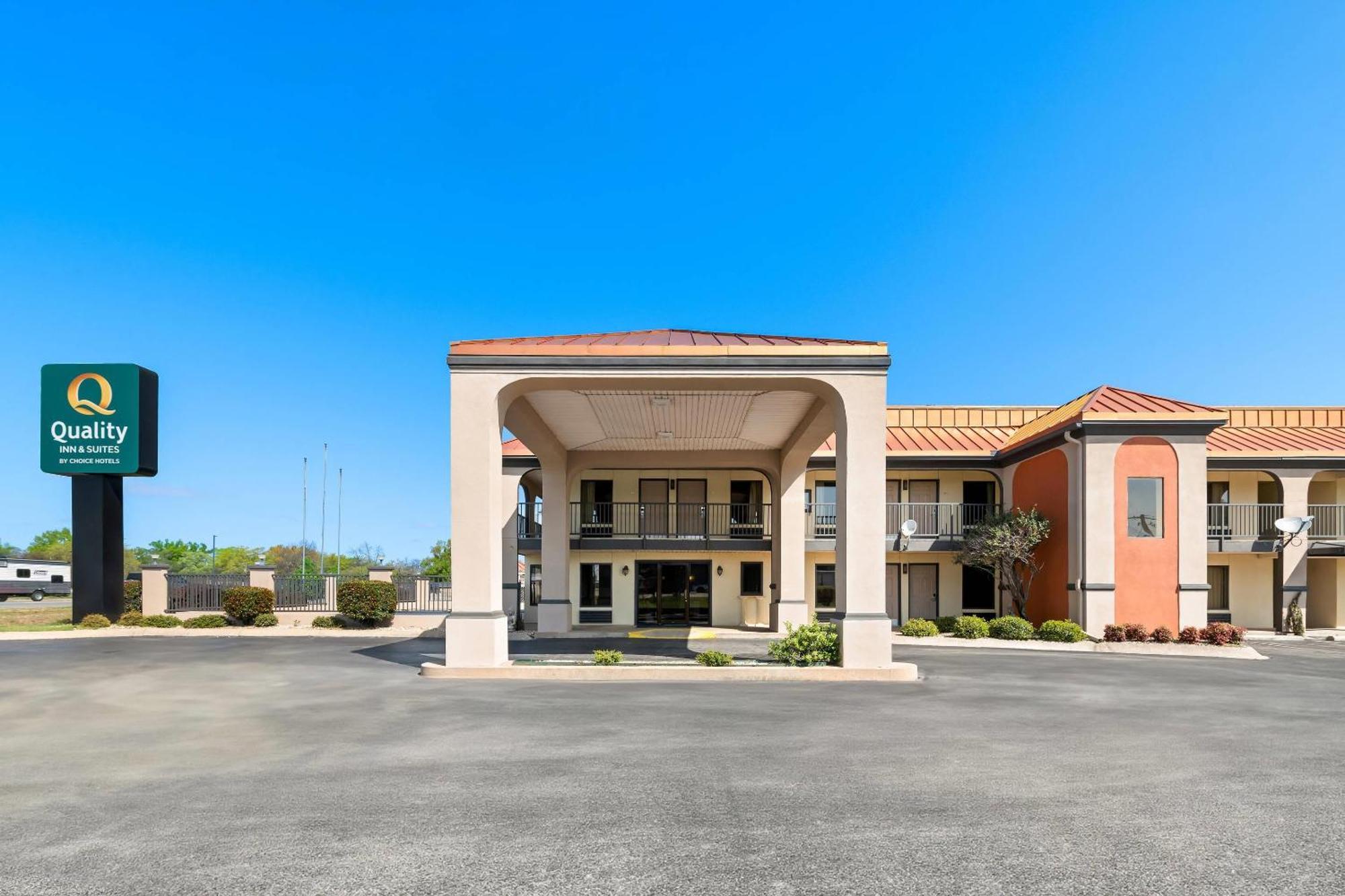 Quality Inn & Suites Dumas Exteriér fotografie